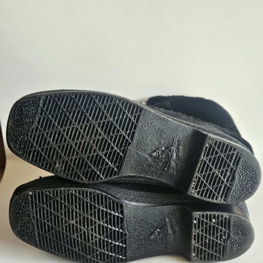 Snowland Sherpa lined Boots Size 7 Amazing Used Condition